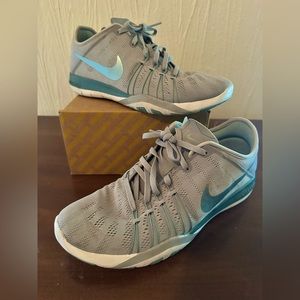 Nike Women’s Free Run Sneakers